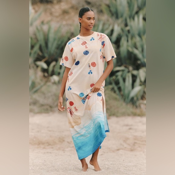 FARM Rio Dresses & Skirts - Destination T-Shirt Dress
FARM Rio In: Sand